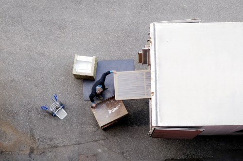 Packing and loading support for a flat move in Highbury