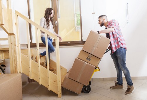 Packing and storing household items in Highbury